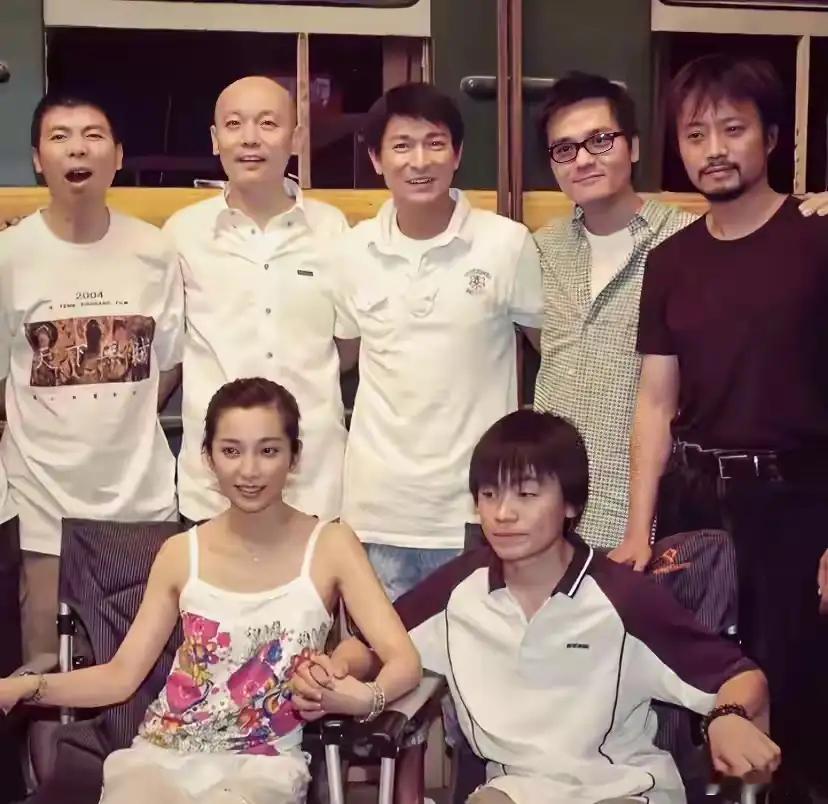你们都能认得出这7位都是谁吗？戴眼镜那个我有点认不出来 ​​​