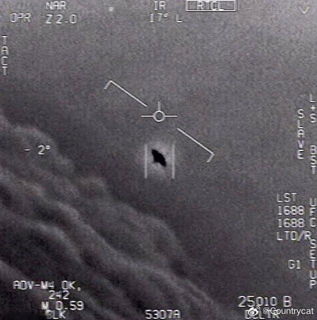 奥巴马谈“外星人”与政治争议：否认51区藏外星人 调侃若复出会被妻子“离婚”海外