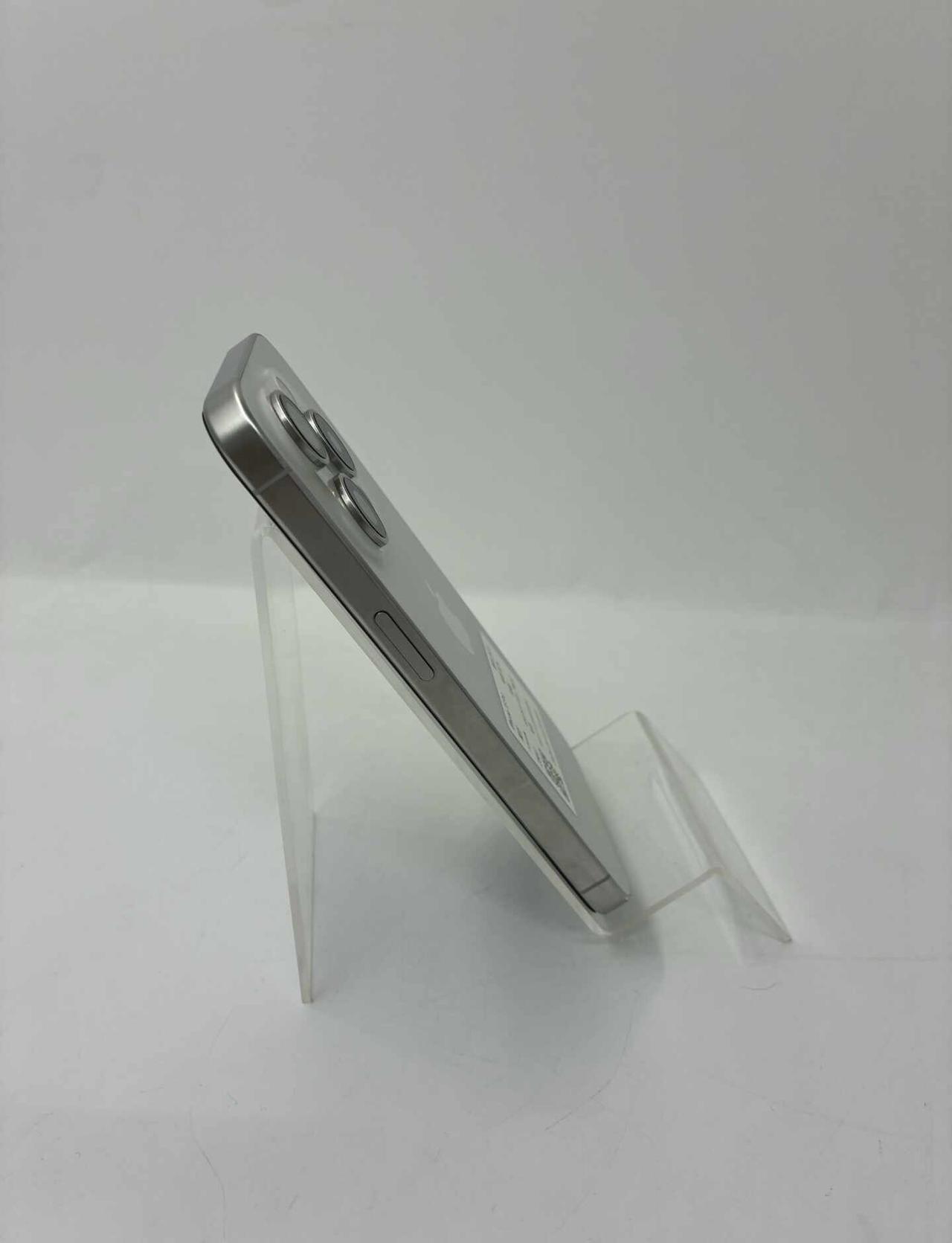 特价出一台15Pro 国行 白色 256G 🔋90%
国行iPhone15Pr