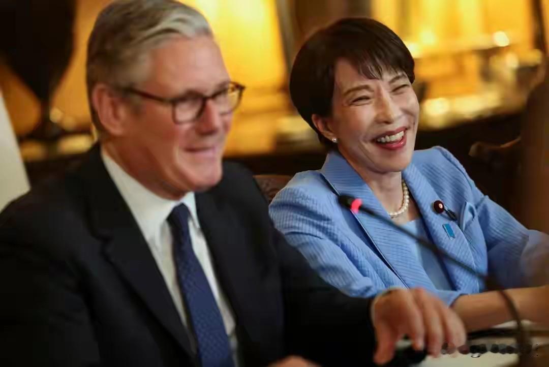 高市早苗G7名场面笑翻全网！全世界都尴尬，只有她自己嗨到不行🤦‍♀️
 
G7