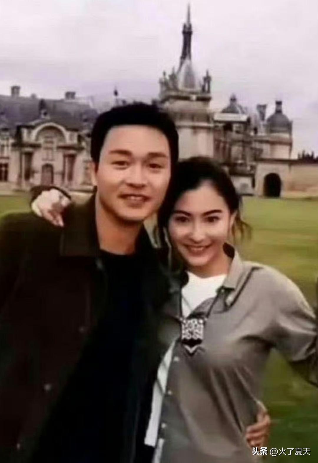 张柏芝和张国荣年轻那会儿，没有美颜也没有滤镜，大家的美都特别真实。 ​​​