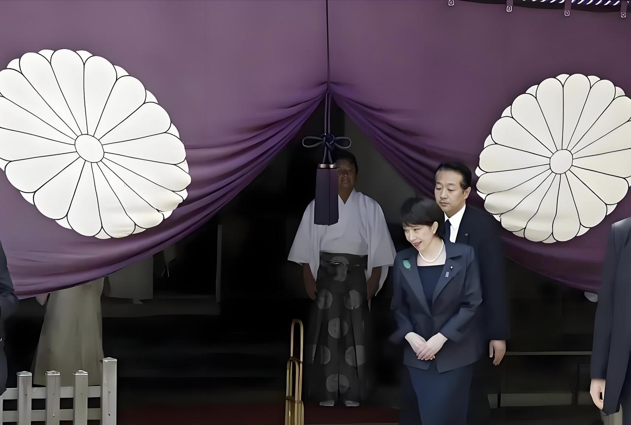 据日本方面消息，日本首相高市早苗21日以“内阁总理大臣”名义，向供奉二战甲级战犯