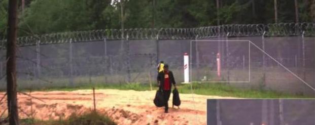 波兰政府在周一指责白俄罗斯和俄罗斯策划另一批非法移民通过波兰边境涌入欧盟，以破坏