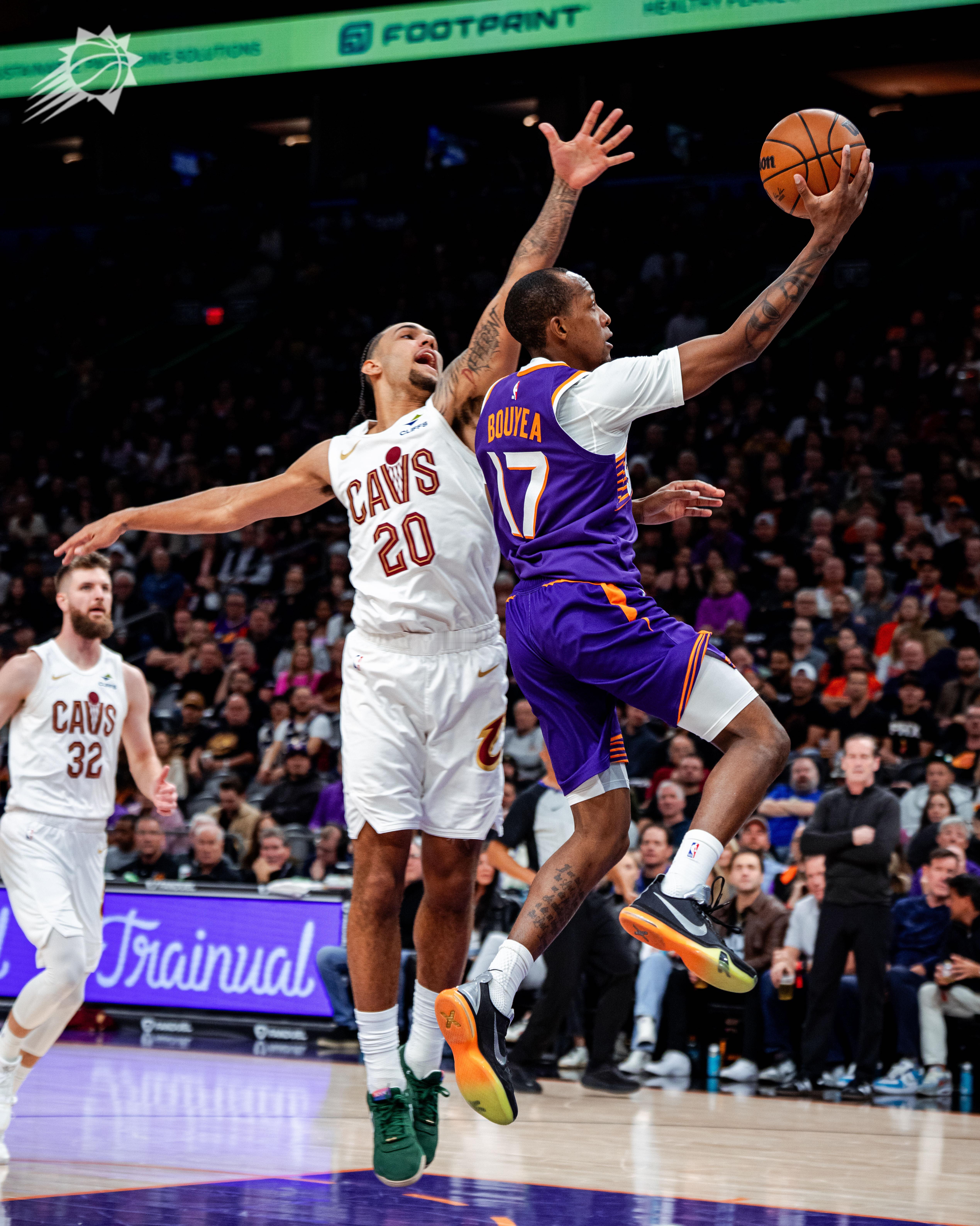 第三节开局5分钟打出17-11，目前我们领先11分！骑士 58-69 太阳菲尼克