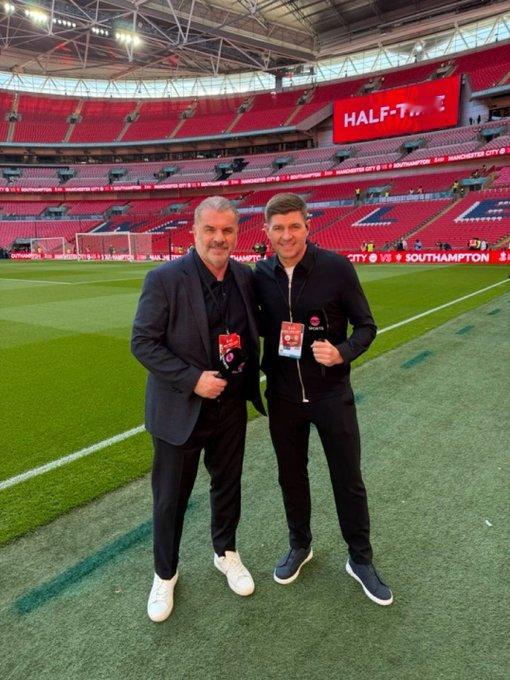 前段时间看到过一个帖子：呼吁澳波取代斯洛特，杰队担任助教👀 