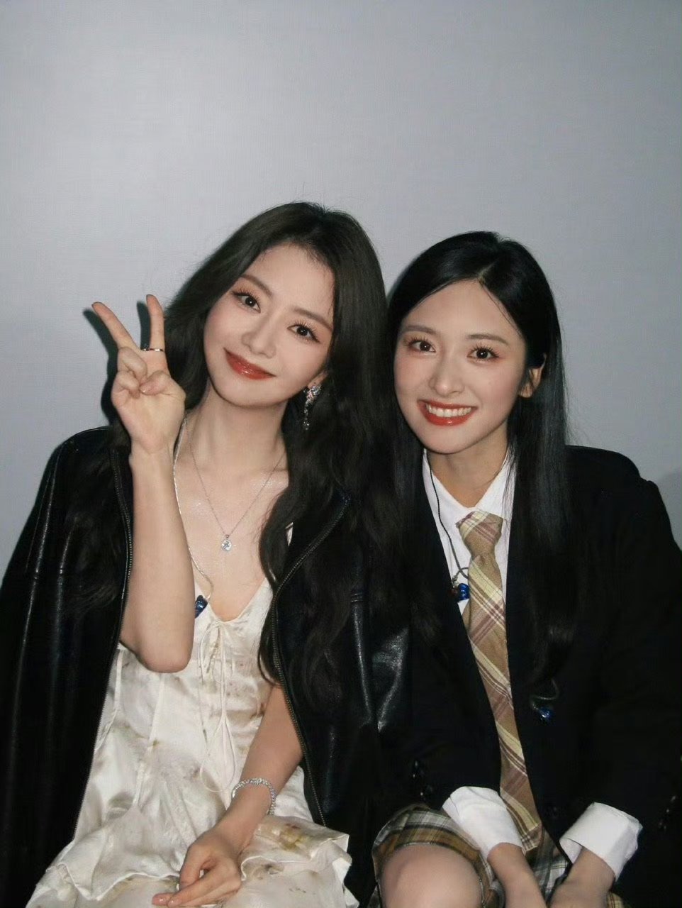 沈月谭松韵傻傻分不清期待两个人在正片里会碰撞出不一样的火花呀！ 