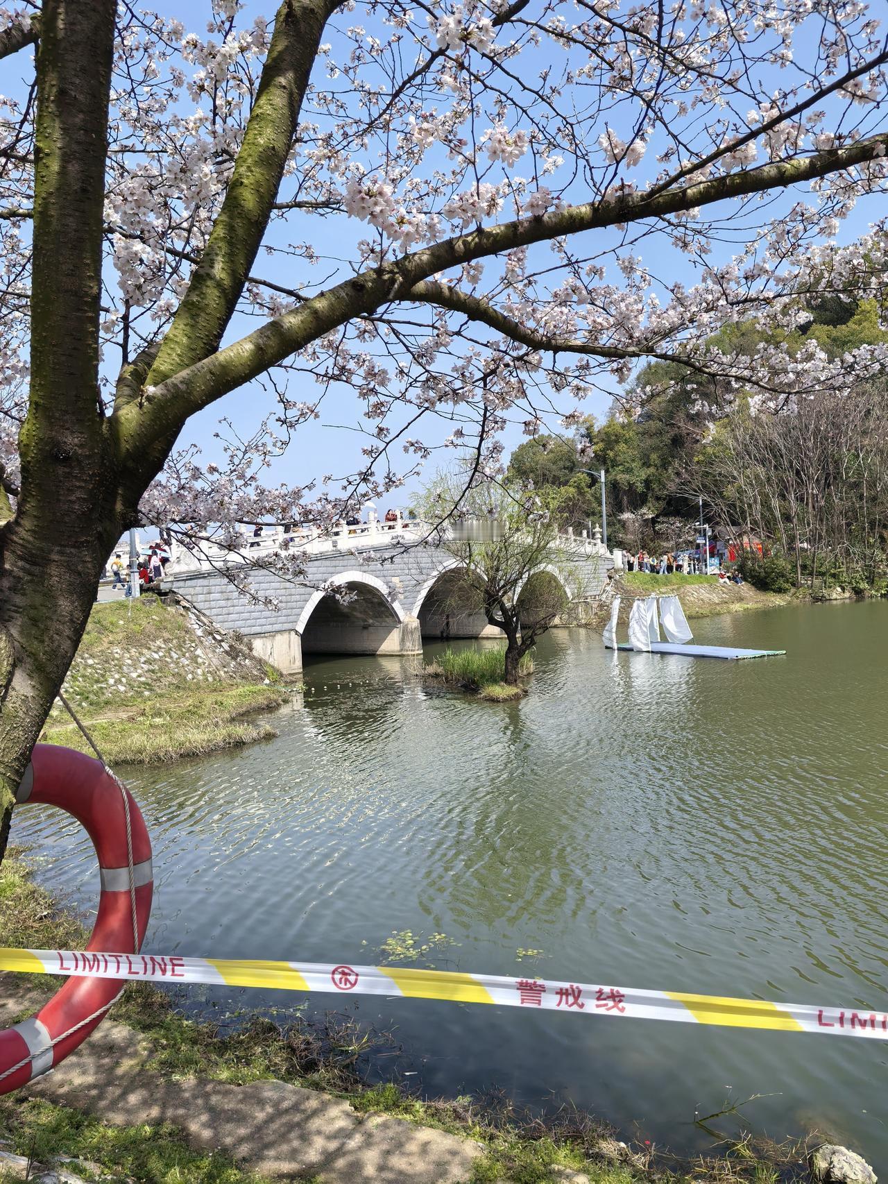 2026年这天气简直要“疯”了，热破纪录不是说说而已！刚四月，南方多地就热得像蒸