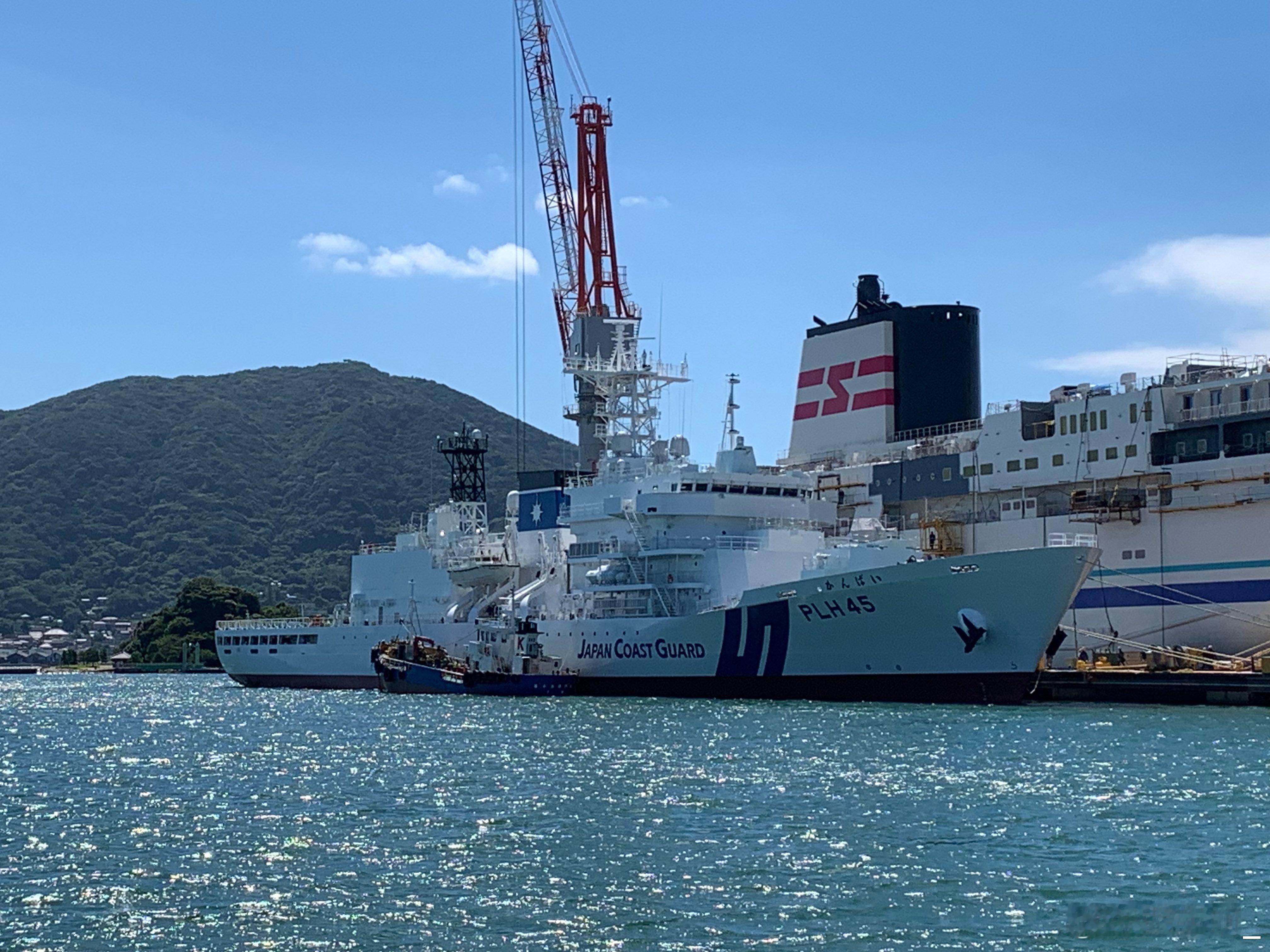 PLH-45“寒梅”号巡视船近日影像，三菱重工下关造船厂。此船为春光型四号舰，去