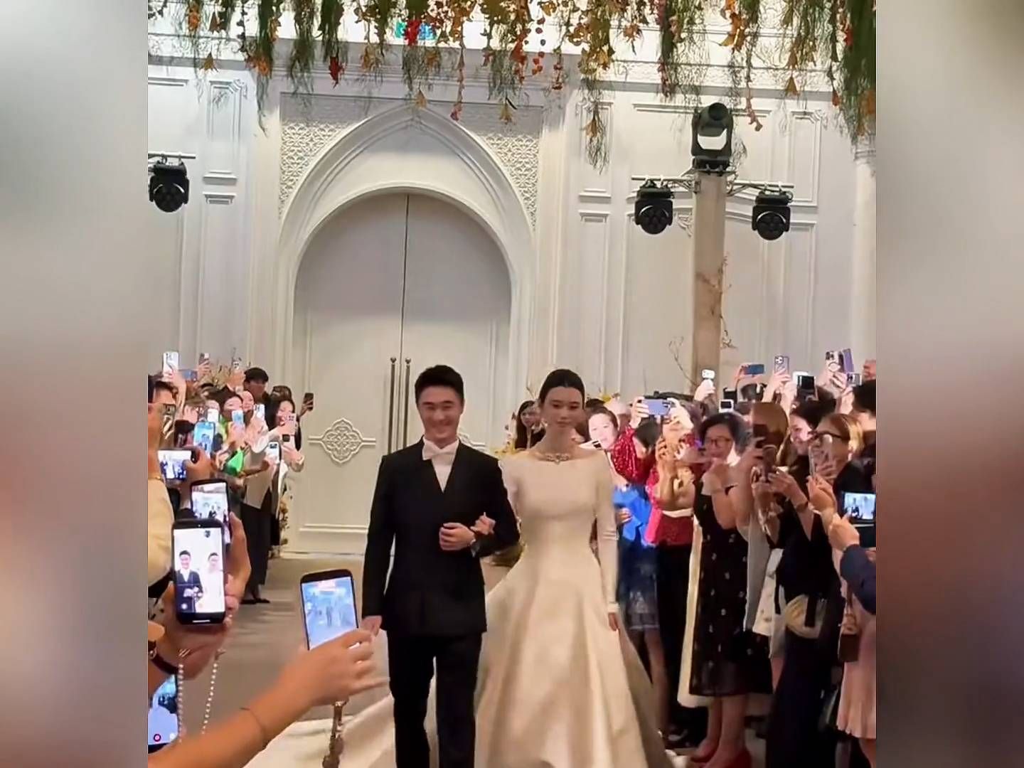 奚梦瑶何猷君澳门婚礼答谢宴温馨落幕
