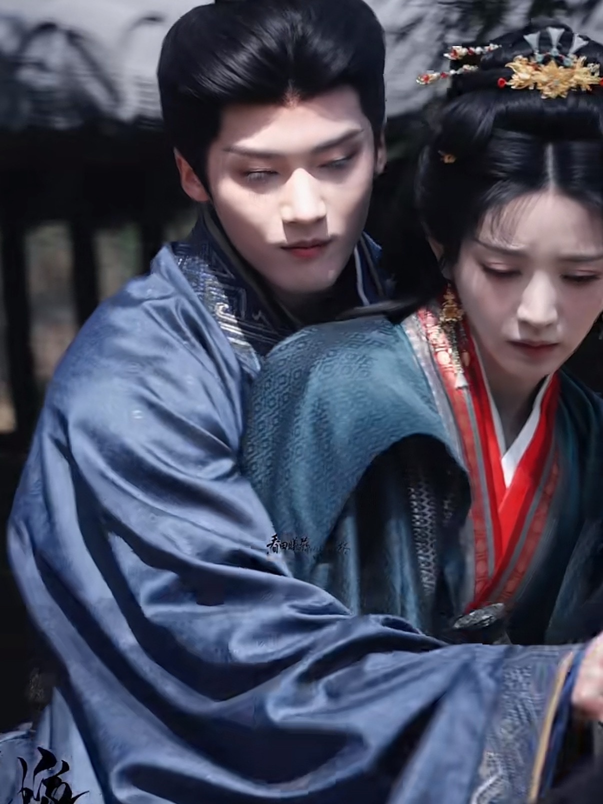 田曦薇像是被闫安绑架的 