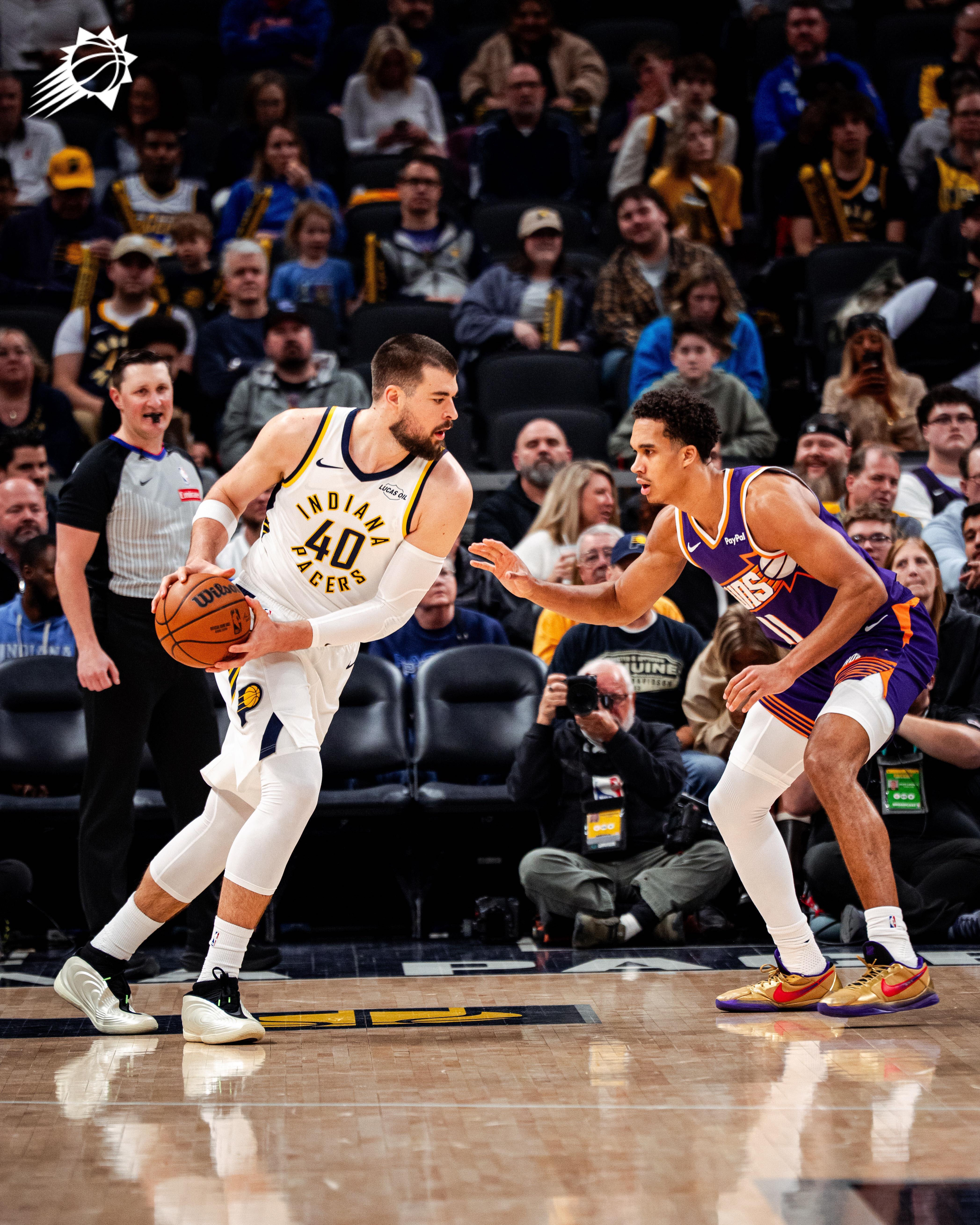 鸡皮口袋传球助飞伊戈达罗💥 对方暂停！目前比分：太阳 46-42 步行者菲尼克