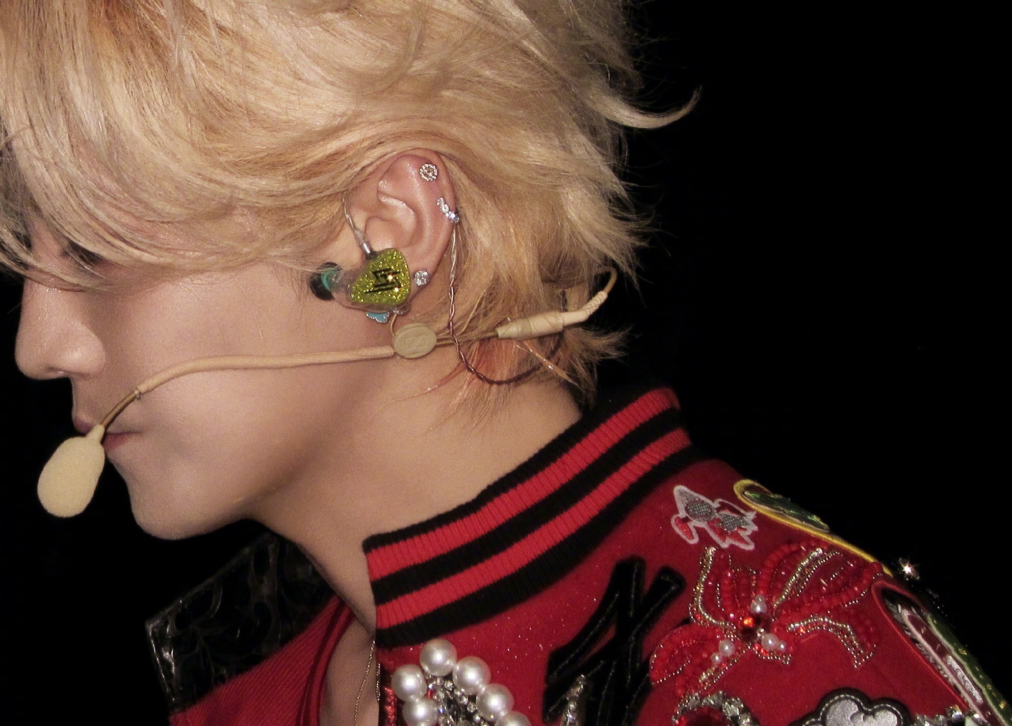 鹿晗晒图卡点祝大家新年快乐！ 