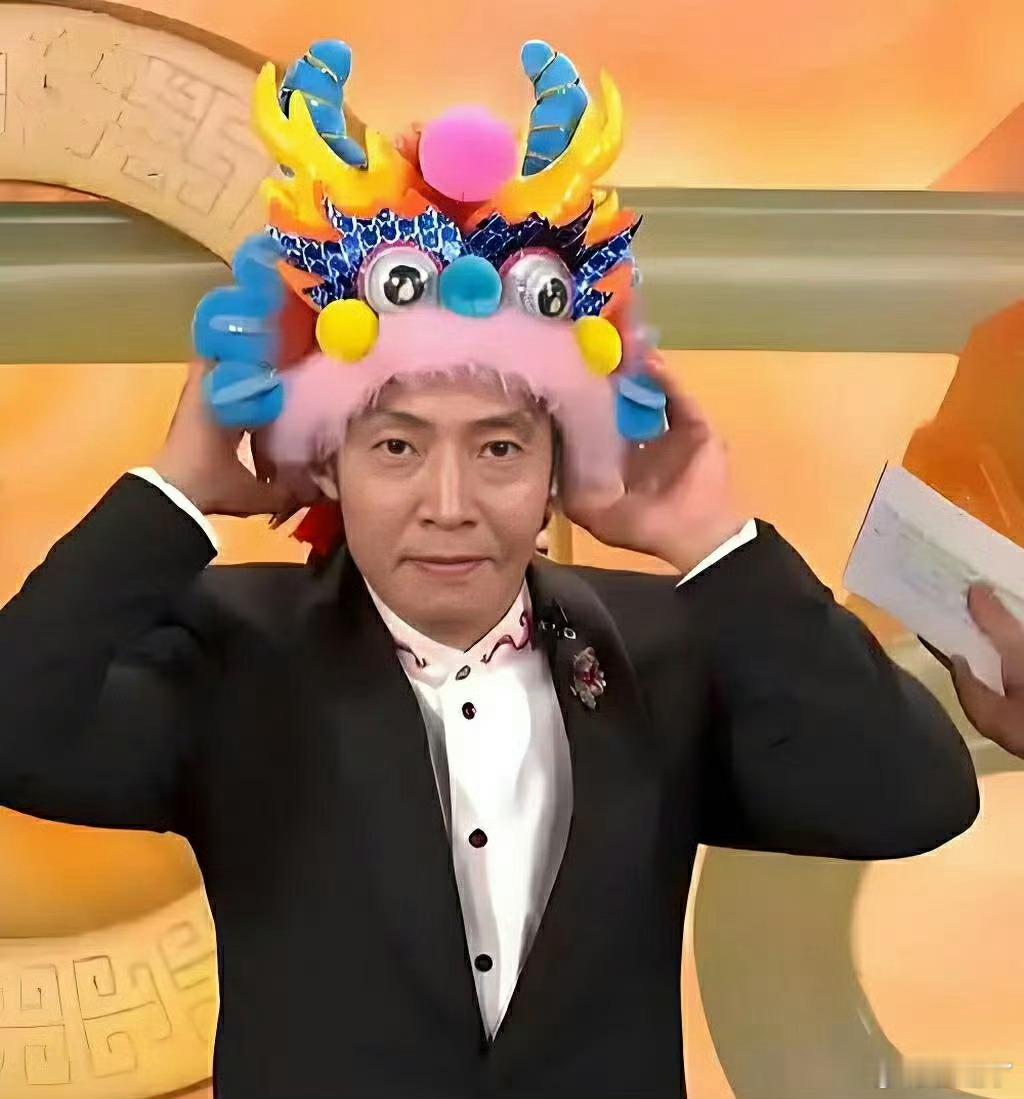 期待撒贝宁的春晚保留节目说起撒贝宁在春晚的保留节目，就像年夜饭里的招牌菜。专属年