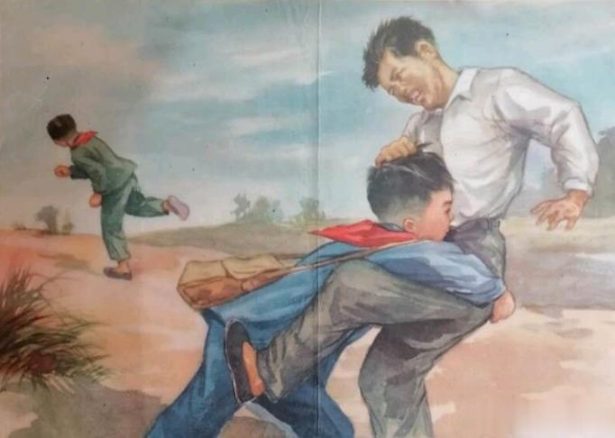 少先队员捉逃犯

一天下午，四川省石砫县洋洞小学放学了。三个少先队员边走边摆谈着