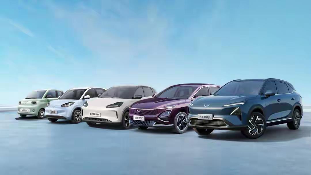 赤裸裸的现实来了，加满50升油箱：
美 国：约需370元人民币！
日 本：约需4