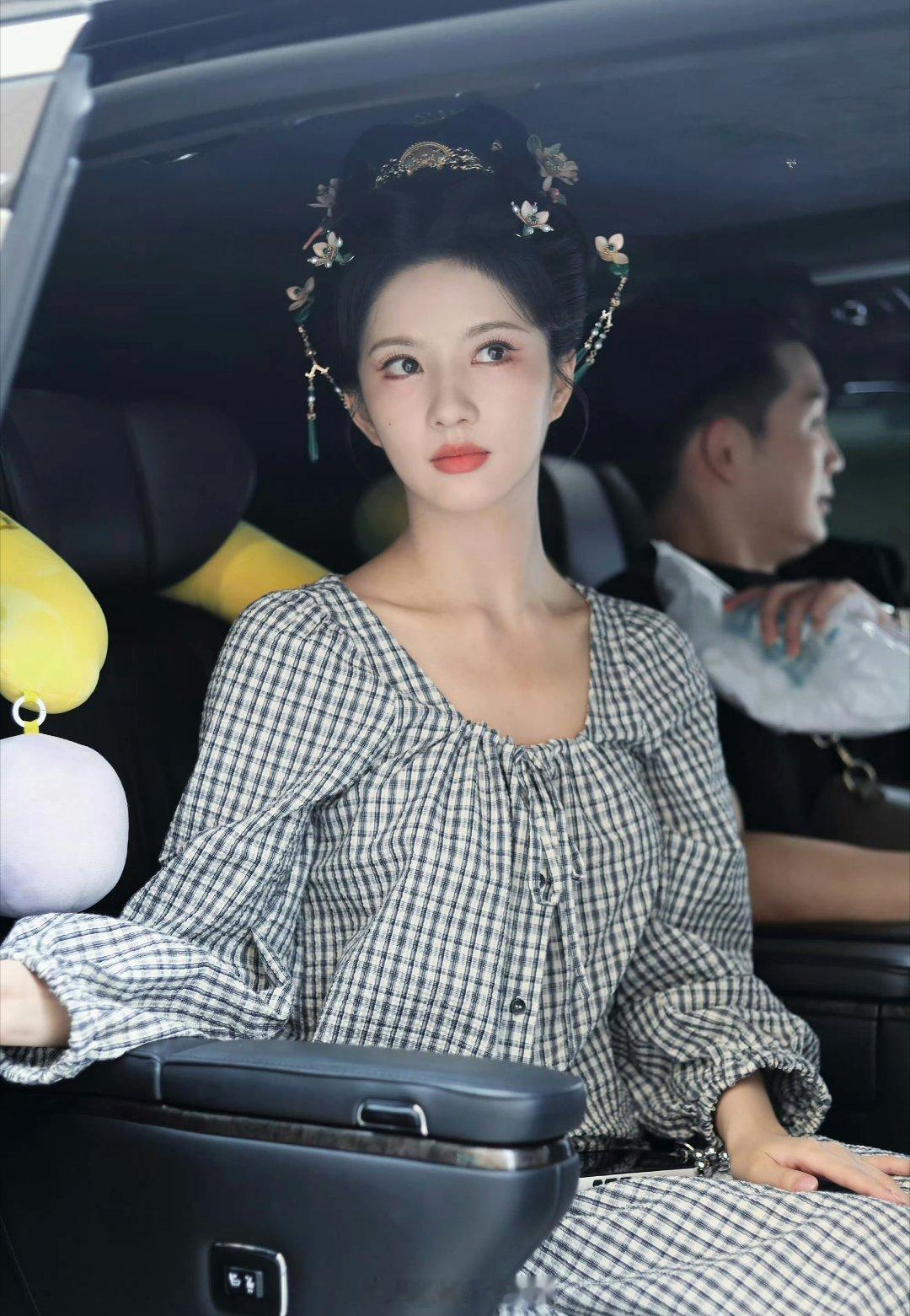 刘些宁、姚弛《公主》今日开拍出妆路透，期待帅哥美女搭档！ 