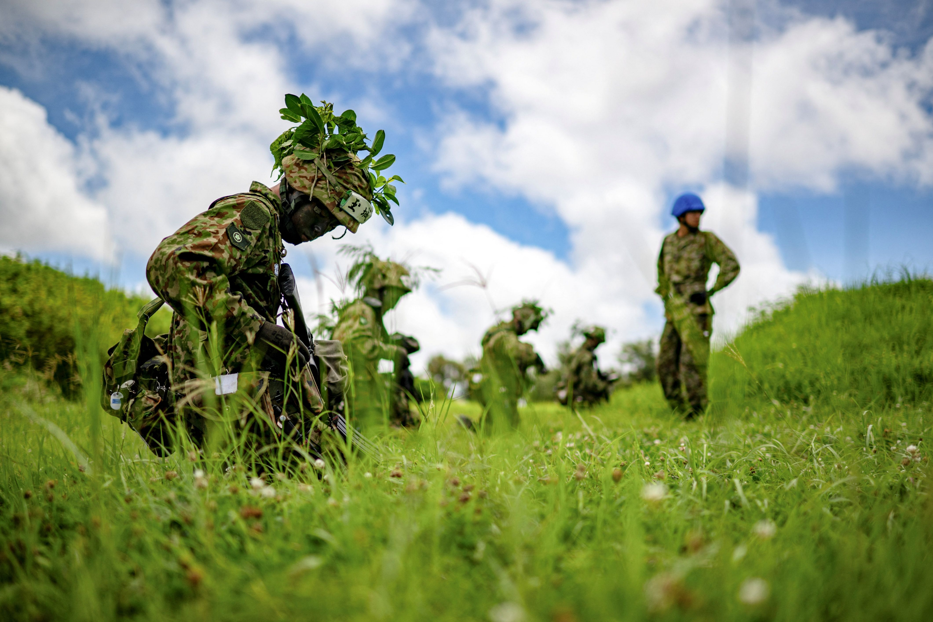 #日本自卫队多人丢弃口粮遭罚#【日本自卫队多人丢弃口粮遭处罚】据共同社2月20日