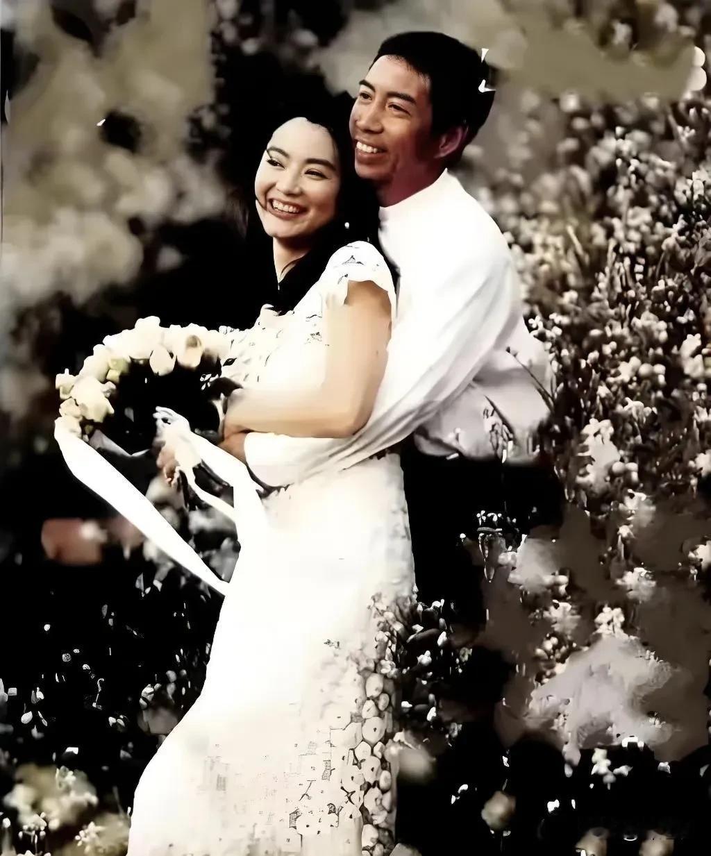总有人嘲笑林大美人找的老公长得不好，却忘了，林青霞从十几岁进入这个圈子，她见到的