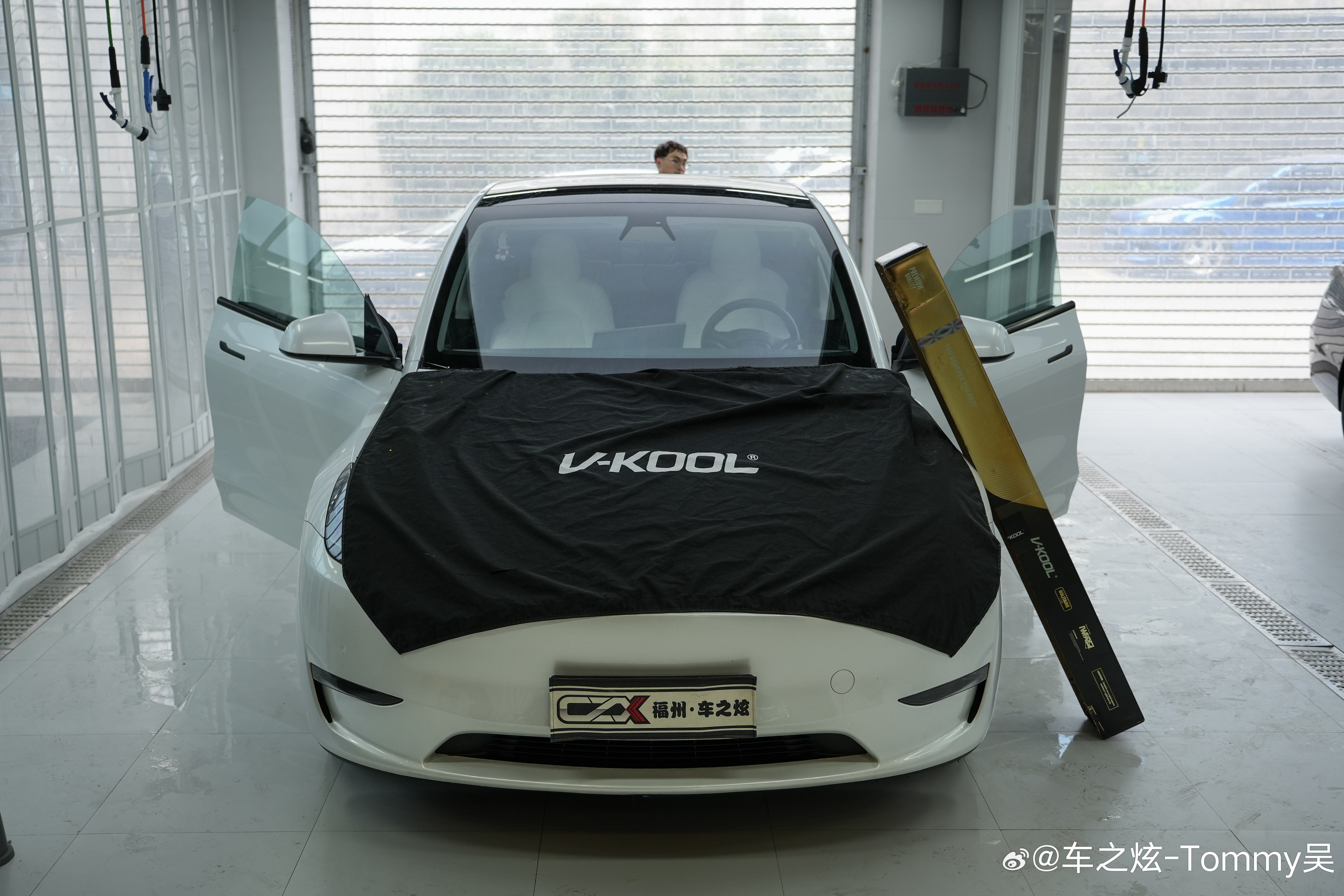 特斯拉Model YP隔热膜 前挡与前排主副驾选择VK70金属隔热膜 71%的可