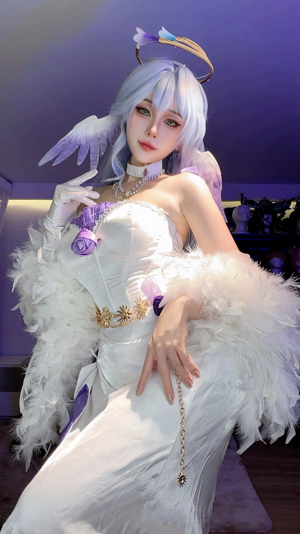 闪闪发光的女明星知更鸟。