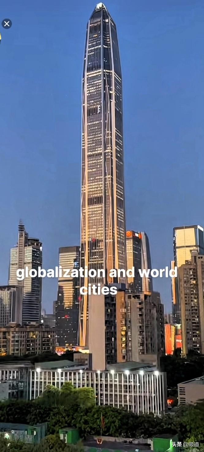 两个人分开，原来先说分手那个人才输的彻底，分手里包含着愤怒不甘和委屈。
那个不说