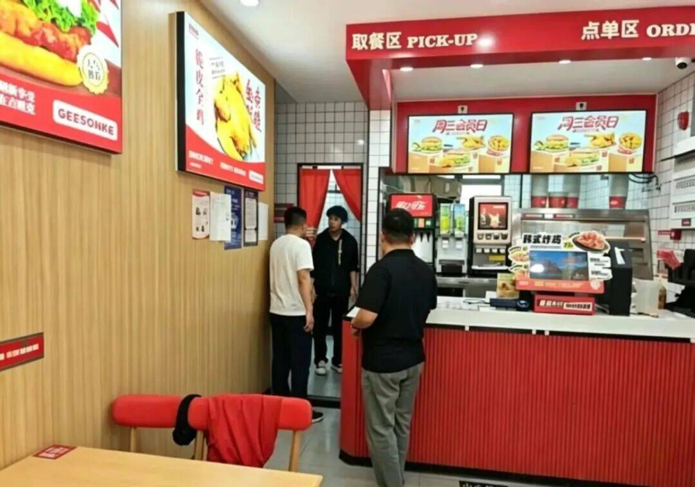 52家烧烤摊，零冲突！济南起步区崔寨这条街，咋管的？
