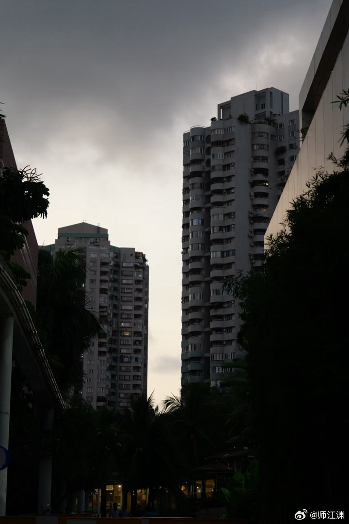 深圳印象，深圳南山区的黄昏时刻随手拍天气风景摄影随手拍天气 松下S9 28-20