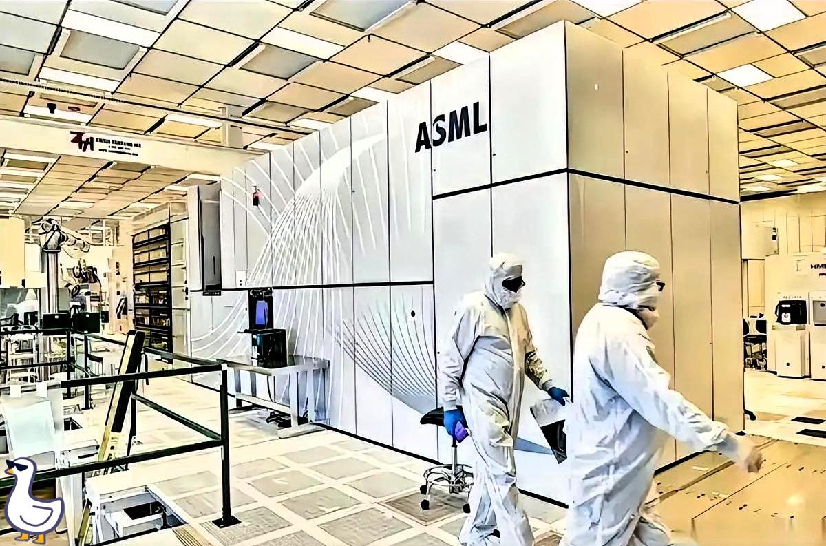 炸锅！光刻机巨头阿斯麦引发争议，盈利新高却启动裁员！
 
谁能想到？手握高端EU