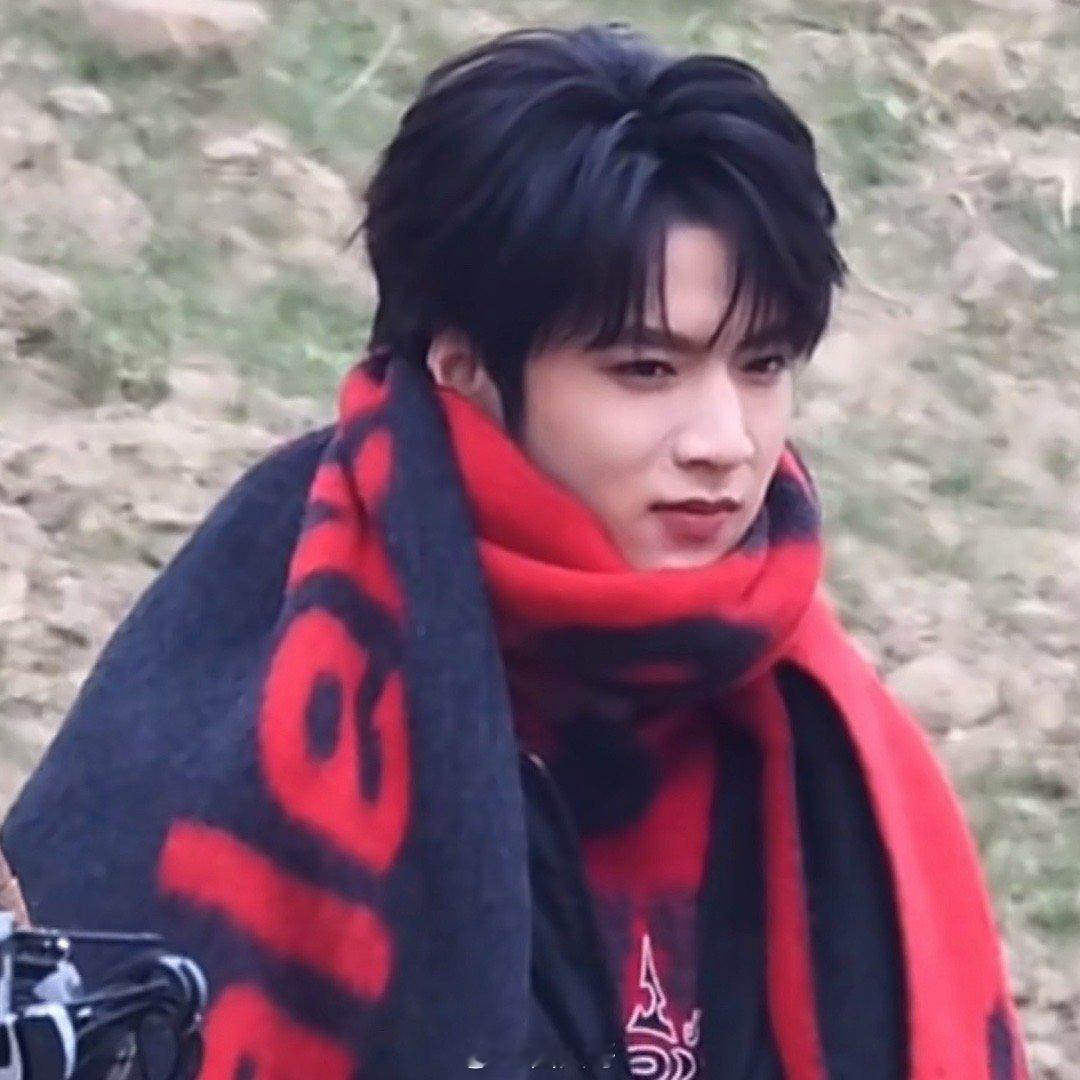 白鹿刘耀文演偶像剧哈哈哈哈哈白鹿来飞行《宇宙闪烁请注意》怎么这么多梗啊，和王鹤棣