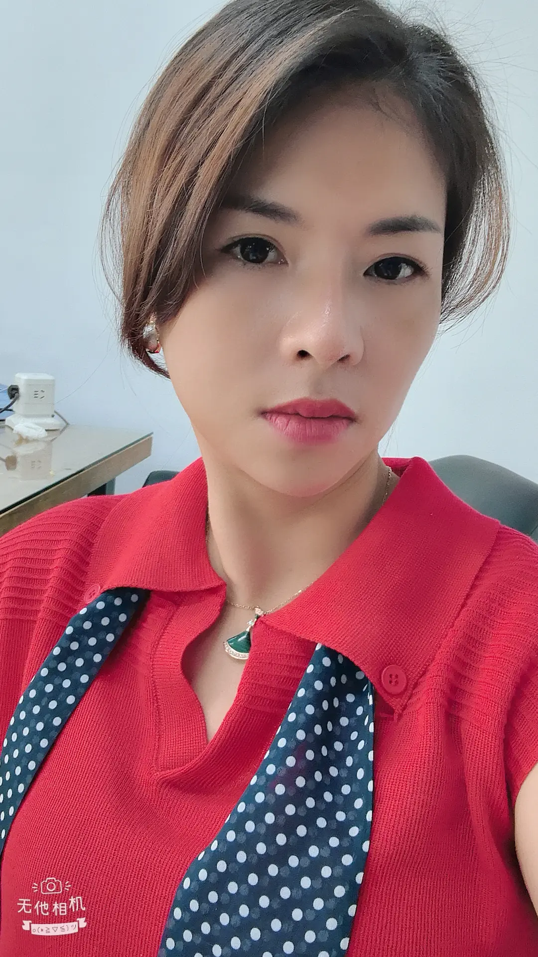 脾气谁都有 拿出来是本能 压下去是本事 我能笑着给你讲道理 也能翻脸告...