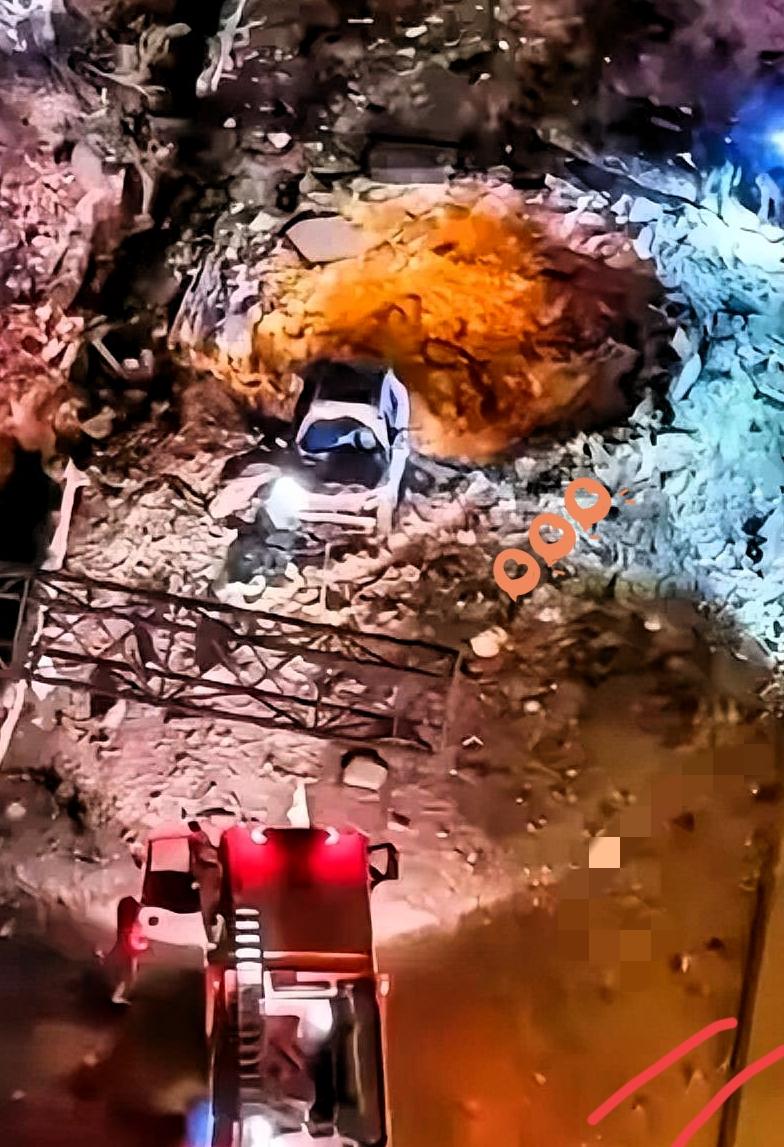 美伊打仗，
又打火了中国制造！
伊朗发射导弹袭击耶路撒冷，不小心炸到一辆正在行驶