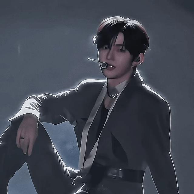 【章昊】AAA颁奖礼上大🦈四方的中国男人[哇] 