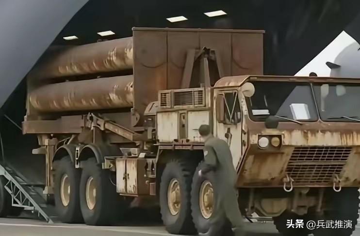 美军紧急抽调韩国的萨德系统到中东地区，然而韩国萨德系统的八联装发射车装机空运时，