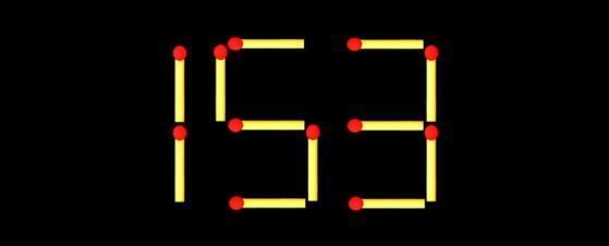 桌面上，火柴错落拼出数字 “153”。题目明确：移动 1 根火柴，得到最大的数！