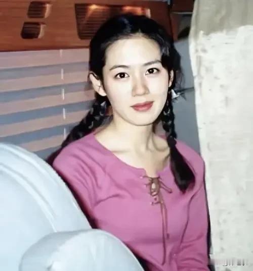 孙艺珍和宋慧乔哪个在韩国的咖位更大啊？我觉得肯定是孙艺珍，因为韩国那边最高地位的