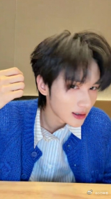 余宇涵元宵直播余宇涵复工精神状态 哇！余宇涵元宵直播的状态简直绝了，复工后的他精