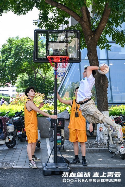 此次iQOOxNBA高校篮球赛 已圆满落下帷幕。作为iQOO与NBA携手打造的校