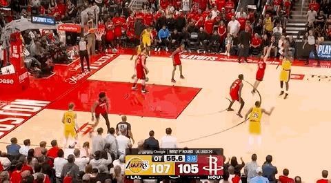 刚哥你就是神！！！我们这边抢板的是41岁老詹和小土豆斯玛特，这太热血番了 詹姆斯