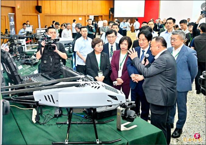 “台独”分子赖清德发表声明，

6月10日，民进党召开中执会，民进党主席赖清德表