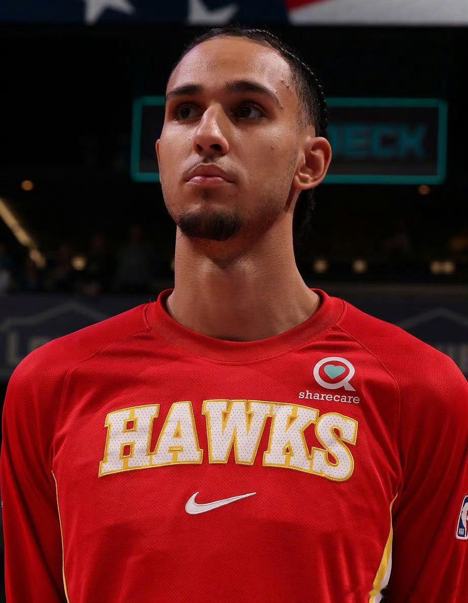 Stein：扎卡里-里萨谢的成长并未达到老鹰队的预期，他们愿意在合适的交易中将他