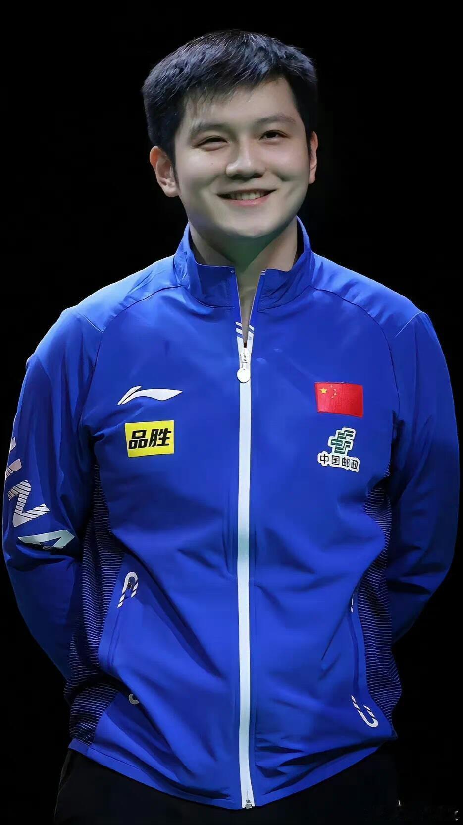 是谁被东哥的笑容硬控了！ 