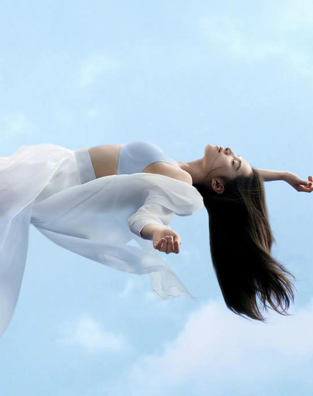 张婧仪飘逸美图，太仙了