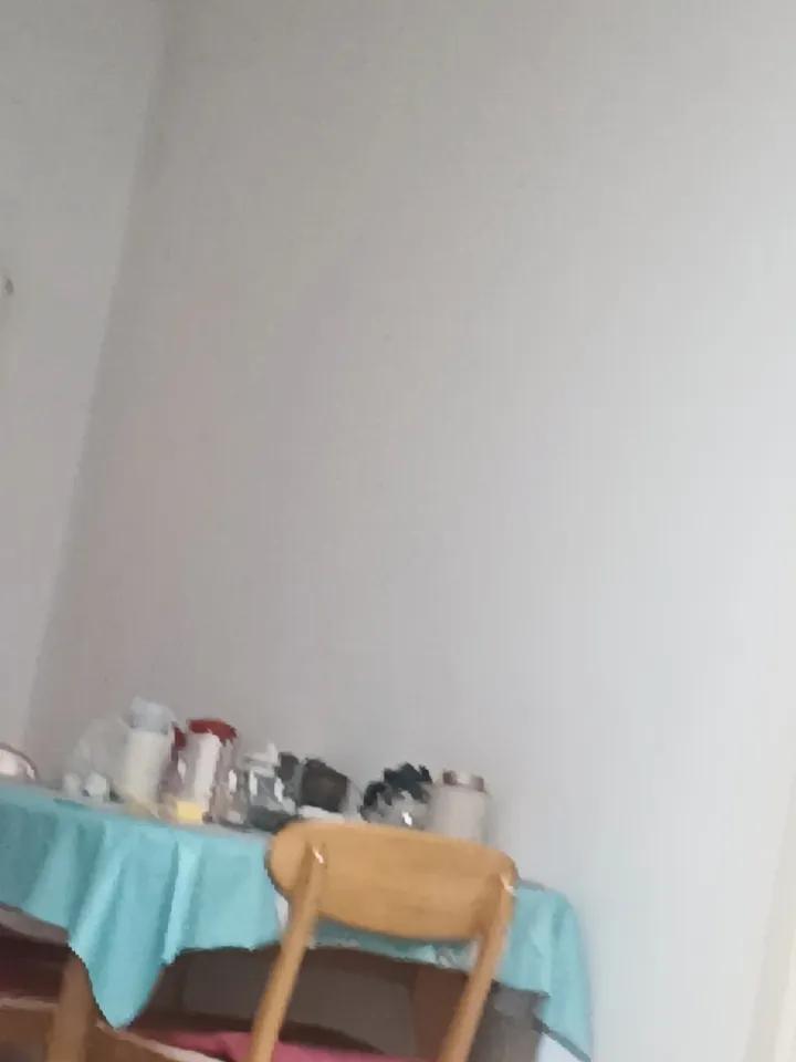 今晚一家子这样吃的饭：
        我：糖尿病，啃了一个猪蹄，未吃主食；
 