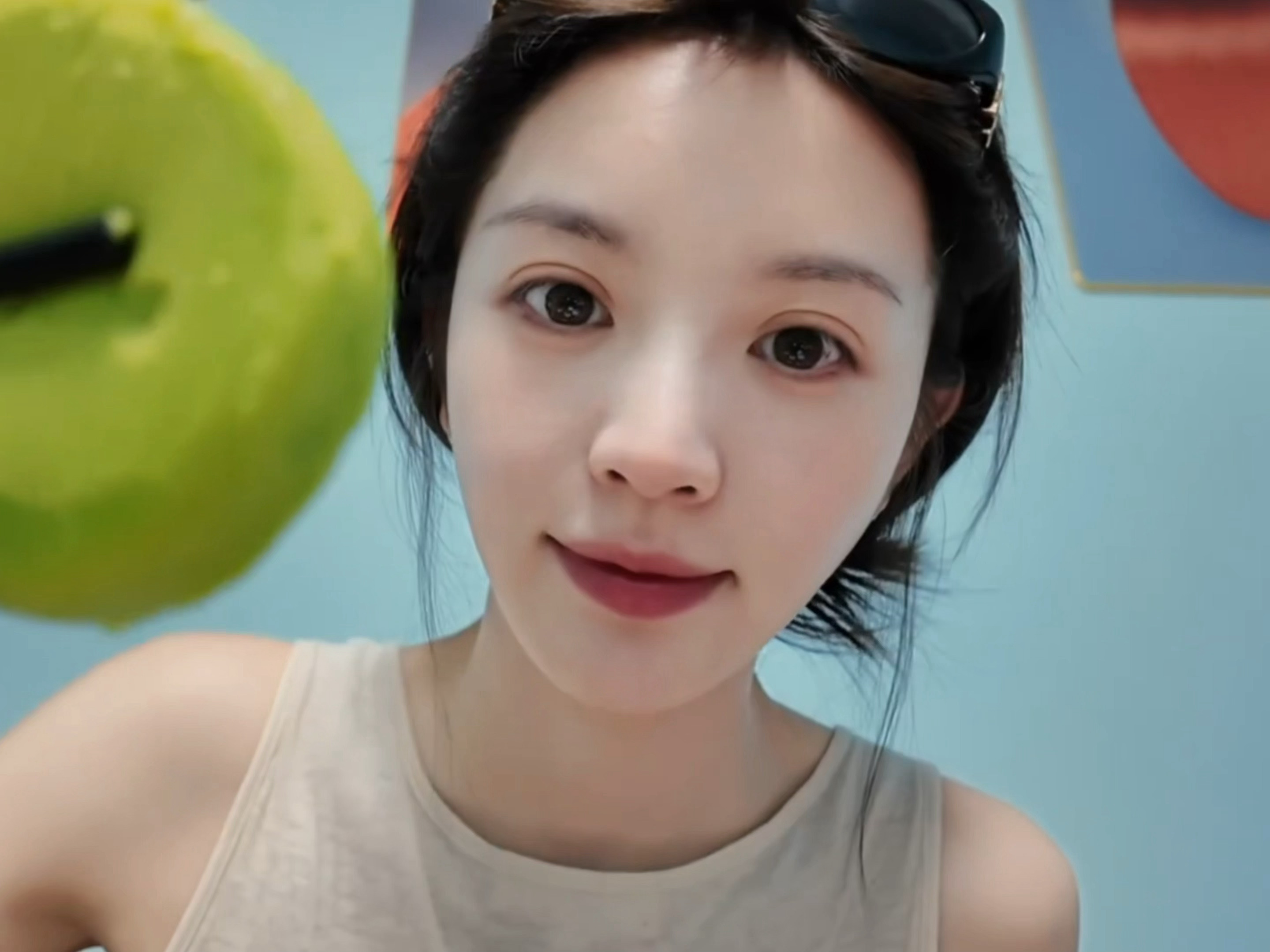 小猫吃到好吃的就这样炫耀 