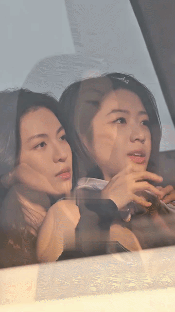 向涵之的下巴是怎么回事？年纪轻轻的还不如钟楚曦的下颌线利落，她这下巴上的肉是认真