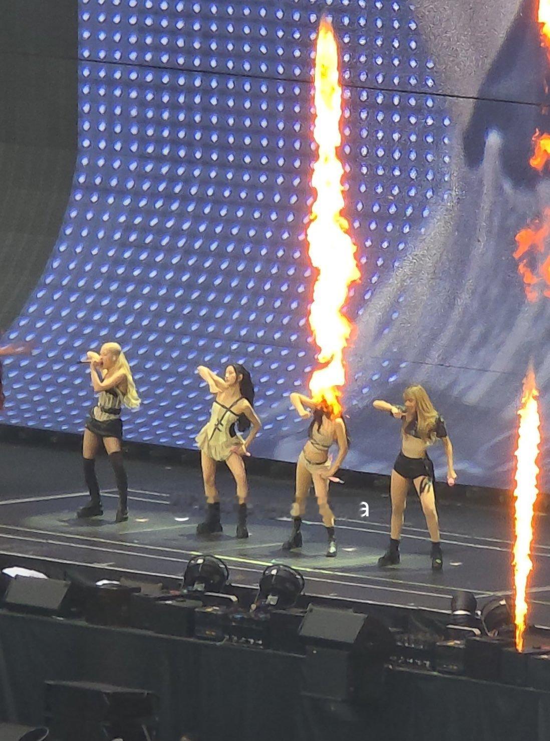 推热转中的BLACKPINK ​​​