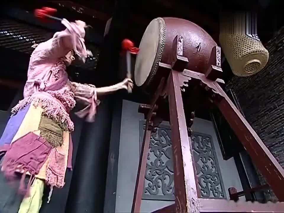 古代的“击鼓鸣冤”
古代有“击鼓鸣冤”的制度，最早始于晋怀帝永嘉年间，为民间冤情
