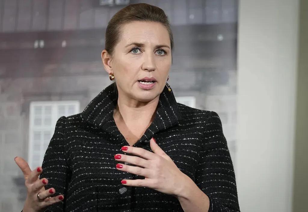 丹麦首相弗雷泽里克森称：若美国选择对同为北约国家的丹麦动武，将意味着北约体系的终