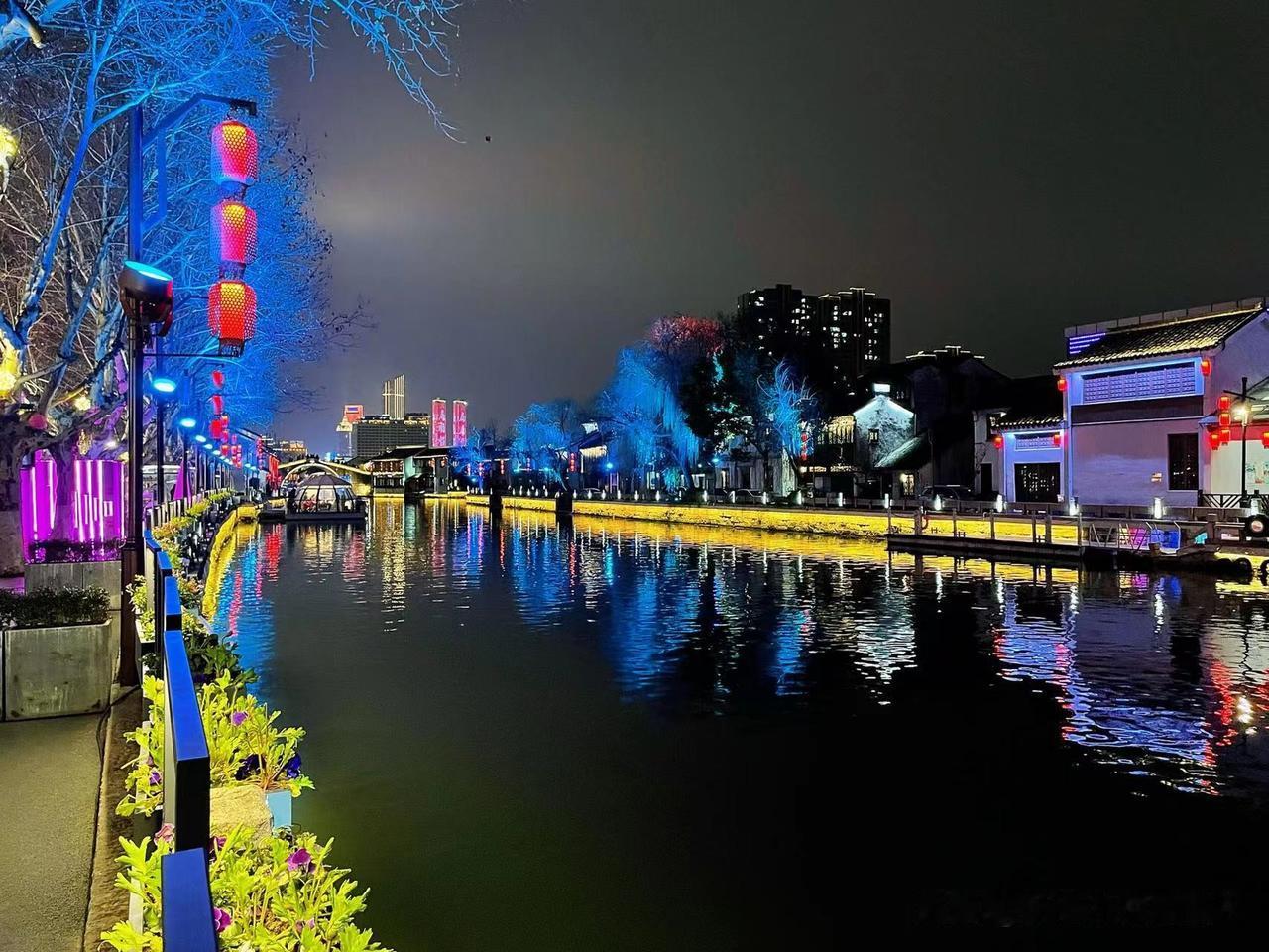 春节我妈来京住了11天，妻子甩了11天的脸，年后岳母来家里住，我连夜收拾行李。