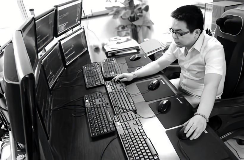 北大16年老交易员坦言：聪明不值钱，肯下笨功夫才是真本事
很多老股民亏了十几年，